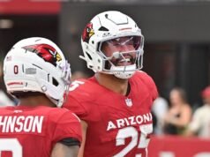 O técnico do New Cardinals, Mike LaFleur, dá o tom no primeiro encontro com o time