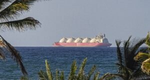 General iraniano alerta sobre fechamento de linha marítima do Mar Vermelho devido ao bloqueio dos EUA