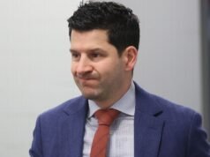 Blackhawks estendem contrato do gerente geral Kyle Davidson