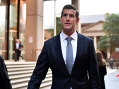Ben Roberts-Smith libertado sob fiança após acusações de assassinato por crime de guerra