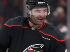 Martinook salva os Hurricanes em 2OT após gol anulado