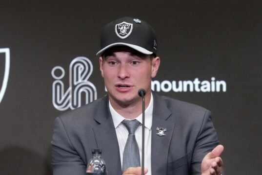 Fernando Mendoza: ‘Enorme responsabilidade’ para enfrentar Raiders