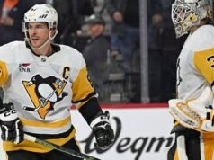 Sidney Crosby e Penguins continuam vivos com vitória no jogo 4 sobre Flyers