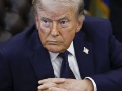 Estreia de imprensa: Trump diz que suspeito escreveu manifesto anticristão