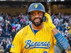 Russell Wilson se junta ao Savannah Bananas no Yankee Stadium