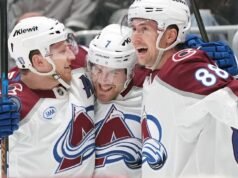 O Colorado Avalanche passa pelo Los Angeles Kings