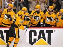 Os Penguins derrotam os Flyers, reduzindo o déficit da série de playoffs da NHL para 3-2