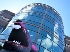 WGA West faz oferta final ao sindicato de funcionários e acusa WGSU de violência