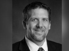 Um ex-prefeito da área de Portland e sua esposa morreram em um assassinato seguido de suicídio na Califórnia