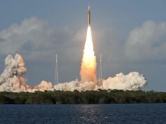 Lançamento bem-sucedido: quatro astronautas partem para circunavegar a Lua