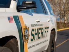 Homem de Troutdale enfrenta múltiplas acusações por distribuição de material de abuso sexual infantil