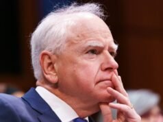 Walz: ‘O próximo presidente democrata deveria descobrir uma maneira de obter cuidados de saúde universais’