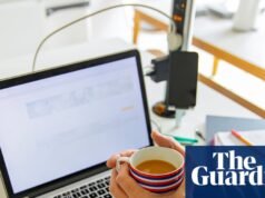 Casos de tribunais de trabalho remoto na Inglaterra caem pela primeira vez desde Covid | tribunais trabalhistas