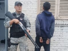 Eles prenderam um jovem por violar uma proibição de abordagem em Sanj Peña