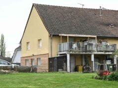 Criança isolada numa carrinha durante mais de um ano: um pai mantido em prisão preventiva em França