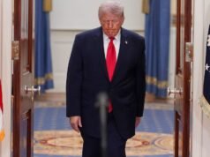 O voo frontal de Donald Trump