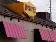 Um homem armado que roubou um Happy Valley Denny’s foi preso