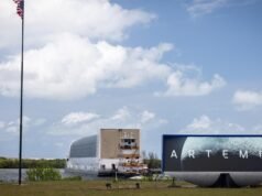 O estágio central do foguete Artemis 3 SLS chega à Flórida para lançamento em 2027 (fotos)
