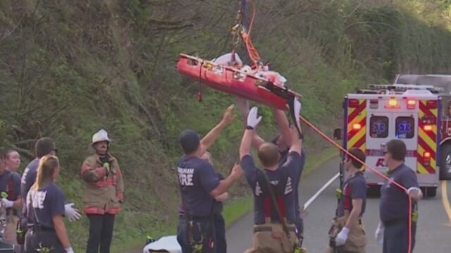 A-15-year-old-boy-was-rescued-from-an-embankment-at-the-Sandy-River-after-falling-150-feet.-April-4.jpeg