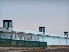 O que há dentro da caixa cega? Os brinquedos da moda nas prateleiras dos EUA estão escapando às leis trabalhistas uigures.