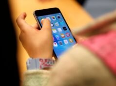 A Austrália afirma que o gigante da mídia social não está cumprindo integralmente a proibição de contas de crianças.