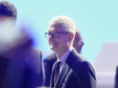 Tim Cook renuncia ao cargo de CEO da Apple