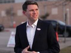 A arrecadação de fundos democrática domina as principais disputas de meio de mandato: o que aprendemos com os recentes registros de campanha