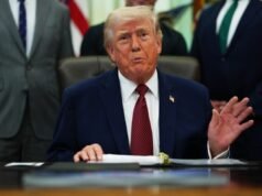 Trump assina extensão do projeto de lei de vigilância provisória após rebelião do Partido Republicano