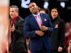 Ex-técnico universitário admite ter feito sexo com ex-astro do basquete preparatório de Oregon: documentos judiciais