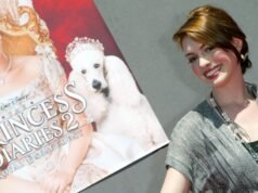 Anne Hathaway sente falta do querido diretor de Diário da Princesa, Garry Marshall