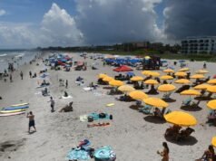 Dois adultos morreram em Cocoa Beach, Flórida, enquanto salvavam uma criança de uma correnteza