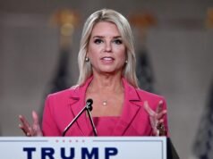 São filhos de Pam Bondi? Aprenda sobre sua família – vida em Hollywood