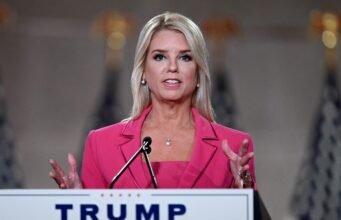 São filhos de Pam Bondi? Aprenda sobre sua família – vida em Hollywood