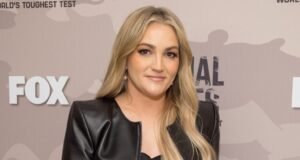 Fotos da atriz ao longo dos anos – Hollywood Life