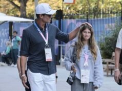A filha de Tom Brady, Vivian, 13, se parece com a mãe Gisele Bündchen em uma rara foto com os irmãos