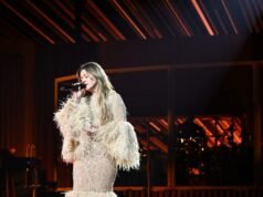 Fotos da cantora ao longo dos anos – Hollywood Life