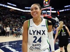 Nafisa Collier se torna a terceira estrela da WNBA a assinar um novo contrato SuperMax
