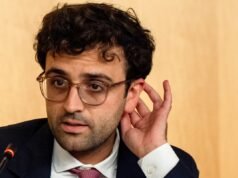 Kalshi obtém vitória por suspensão temporária em processo criminal no Arizona.