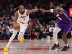 Kevin Durant se tornou viral por repreender Deandre Ayton após sua expulsão