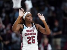 Raven Johnson se despede da Carolina do Sul e Angel Reese responde