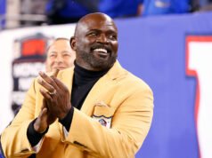 A lenda da NFL Lawrence Taylor foi hospitalizado após uma emergência médica em Nova Jersey