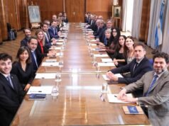 Luis Caputo reúne-se com empresários americanos para avaliar a evolução da economia Economia El Intransigente