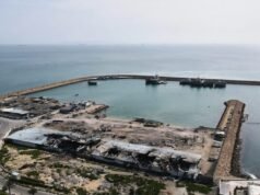 Trump e o ministro das Relações Exteriores do Irã dizem que o Estreito de Ormuz está totalmente aberto