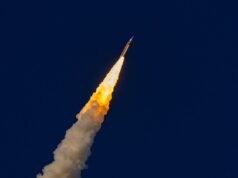 Passageiro de avião sortudo capturou Artemis 2 da NASA decolando do céu