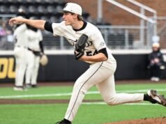 Noite de carreira de McDevitt ofuscada pela derrota por 5–4 para o Arkansas