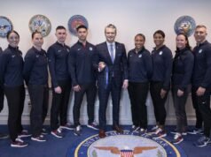 Hegseth homenageia atletas olímpicos militares no Pentágono após os Jogos Cortina de Milão