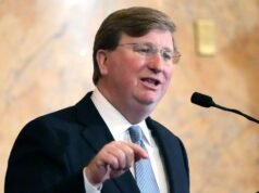 O governador do Mississippi, Tate Reeves, deveria convocar uma sessão especial de redistritamento