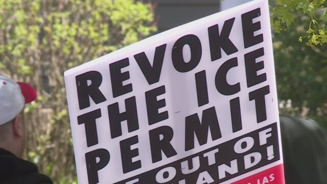 More-than-50-people-protested-outside-the-home-of-Portland-Mayor-Keith-Wilson-in-opposition-to-ICE-i.jpeg
