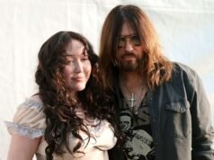 Noah Cyrus traz seu pai Billy Ray Cyrus para cantar uma nova música no Stagecoach Festival