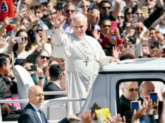 Papa Leão celebra primeira Páscoa como papa com mensagem de paz